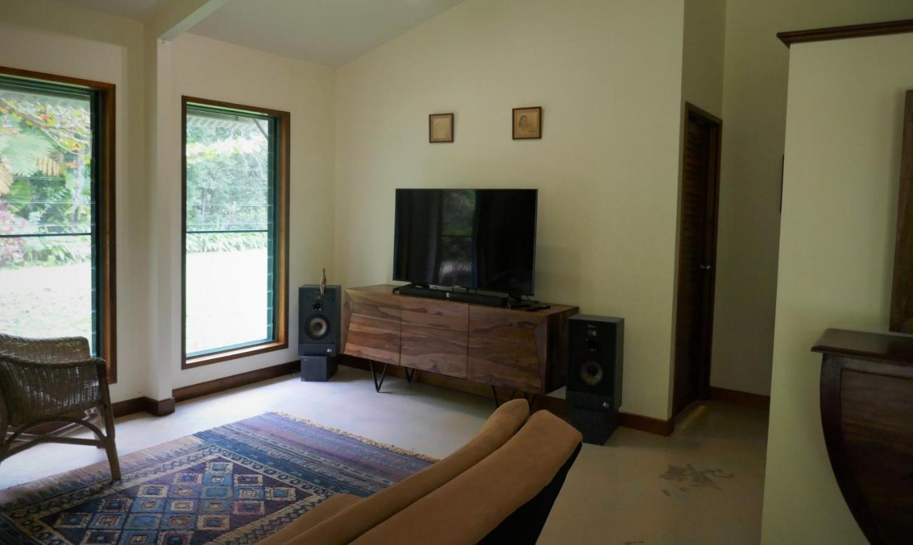 Вилла Fanpalm Creek Hideaway Diwan Экстерьер фото